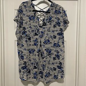 🌈3/$13 Torrid🌈 Blue Floral Striped Women's Top